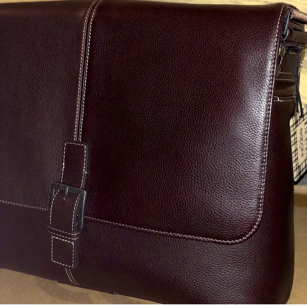COPY- **NWT** ‘Boconi’ Bag - Luxurious Leather 💼 Unisex (retail price tag $368)